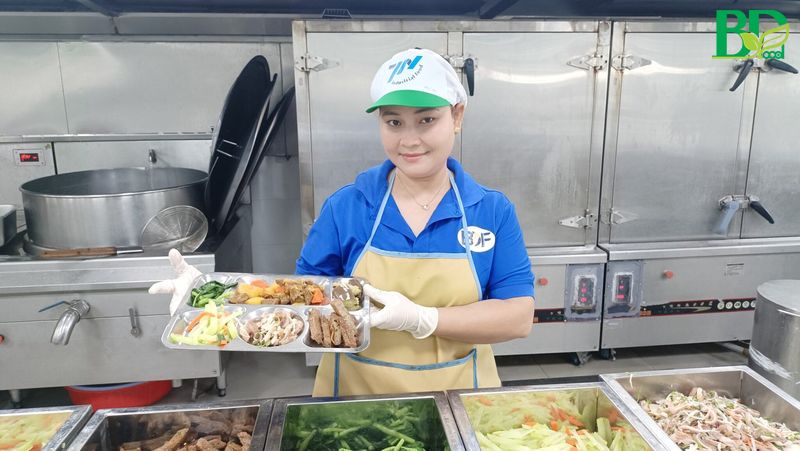 Lợi ích của dịch vụ suất ăn công nghiệp đối với các xí nghiệp, doanh nghiệp